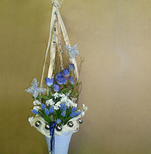 Gesteck mit blauen Blumen © Barbaras Dekoservice